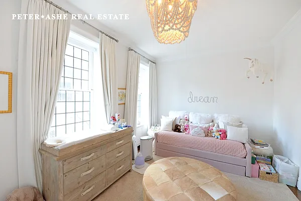 Rented by Peter Ashe | media 10