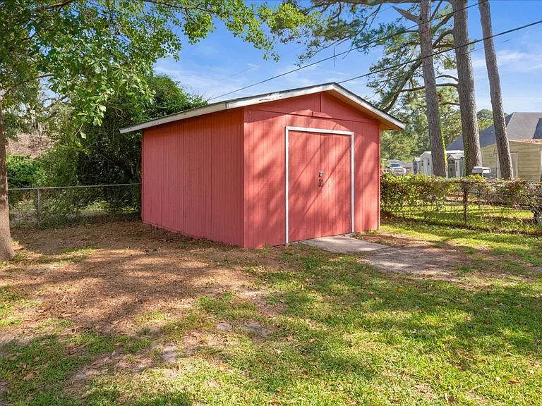 210 Pine Grove Dr — Photo 42