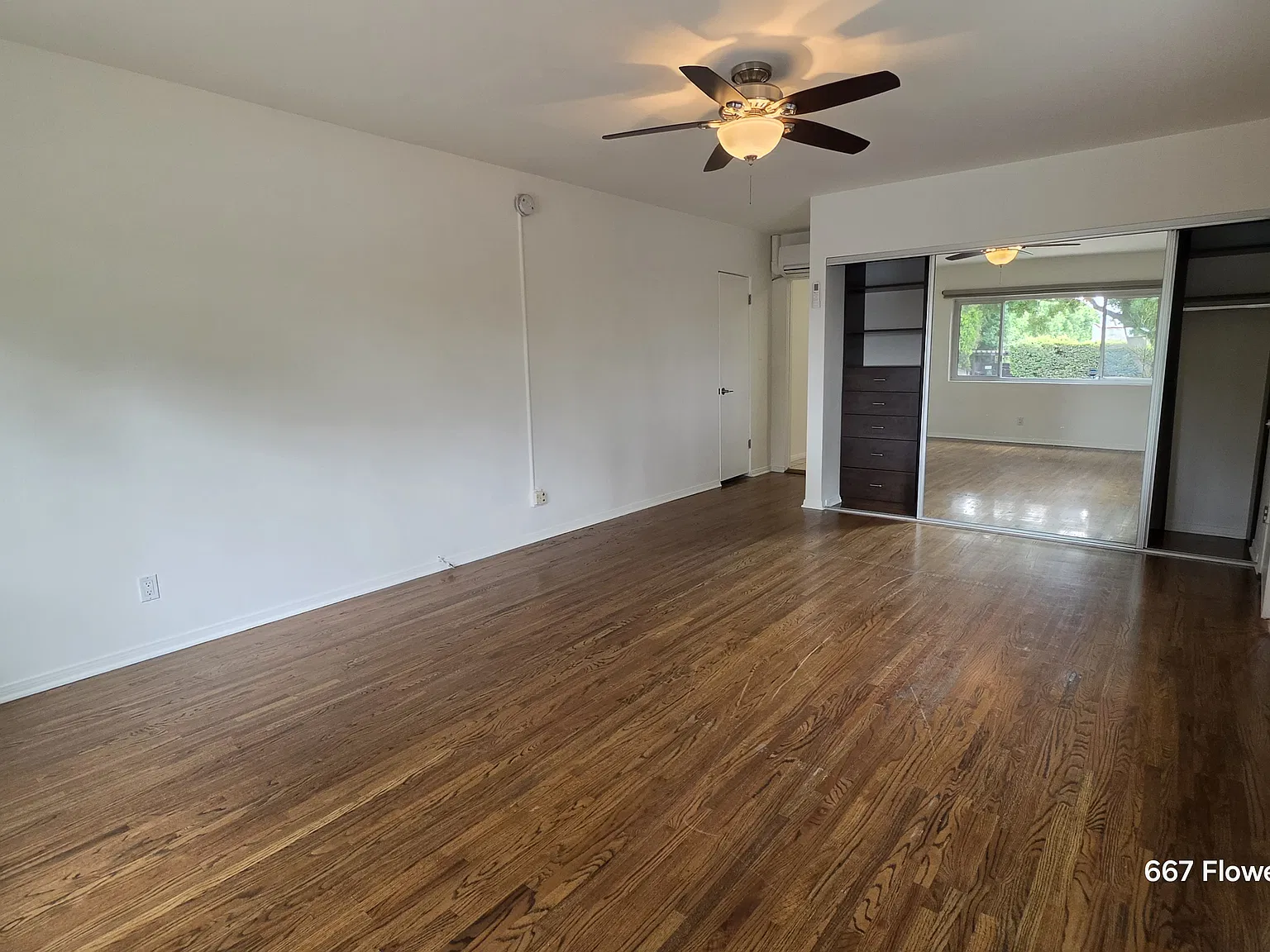 667 Flower Ave — Photo 3