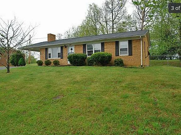 2nd image of 2285 Giles Dr SE