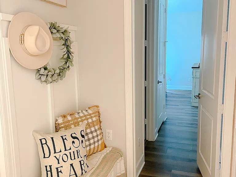 Garage Entry / Spare Room 1