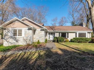66 Meadowcrest Dr, Fairfield, CT 06825