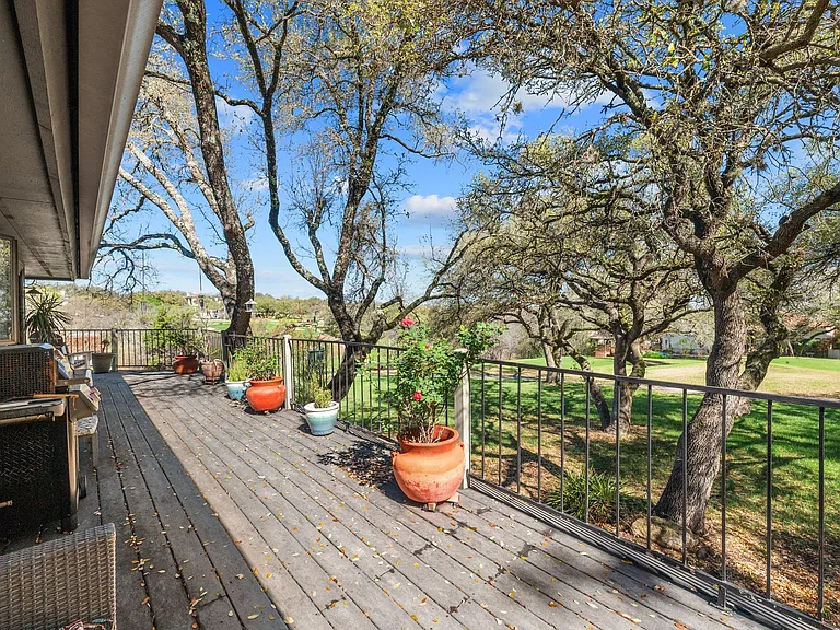604 Rolling Green Dr — Photo 10