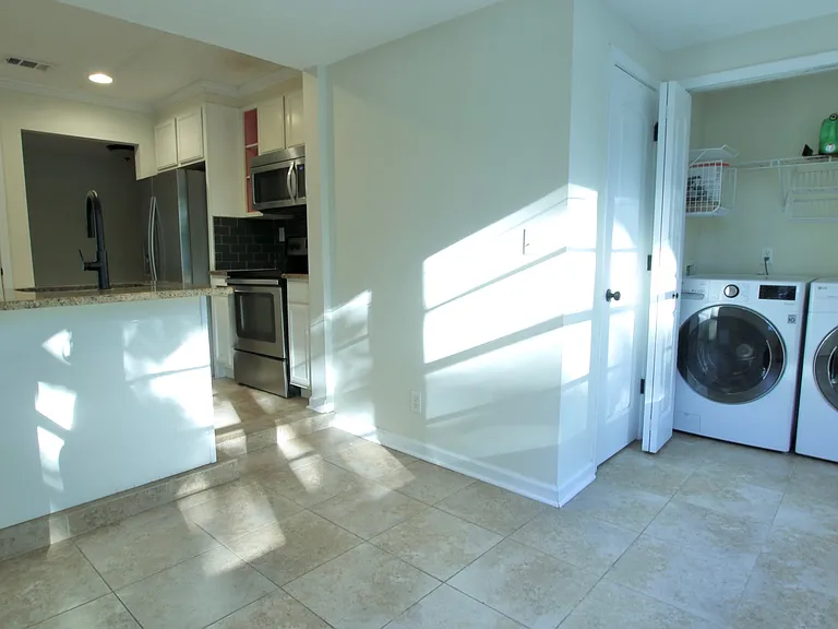 1554 Geraldine Dr — Photo 11