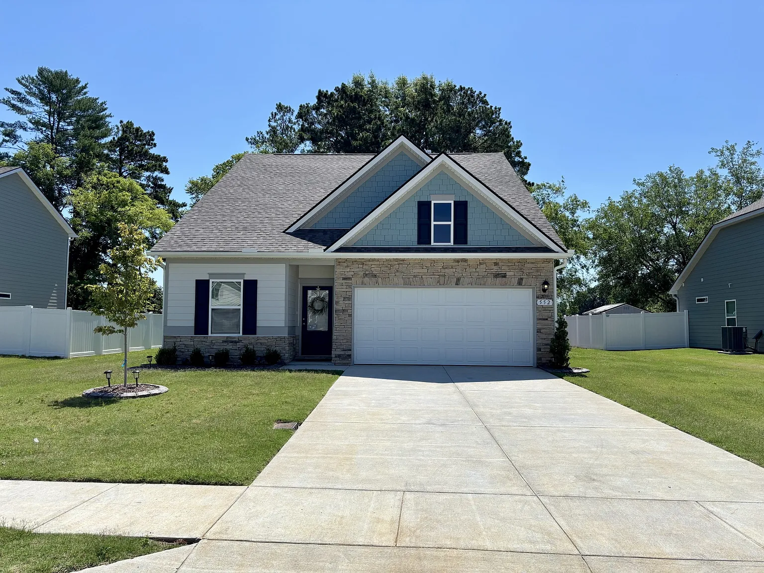 3 bed, 2.5 bath, 2163 sqft, $2,600 — Photo 2
