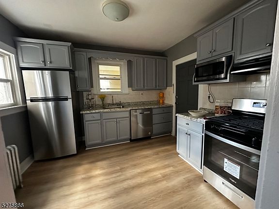 4th image of 46 Elmwood Ave Floor 1