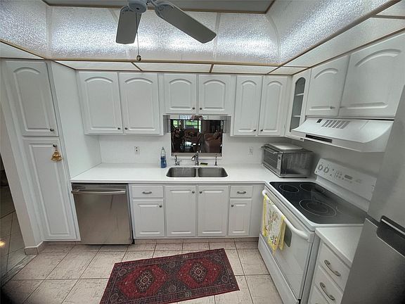 5th image of 190 SE 5th Avenue #103