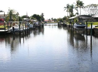 4157 Country Club Blvd, Cape Coral, FL 33904