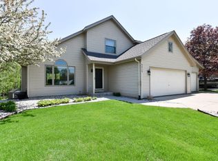 8815 Oriole Ln, Wind Lake, WI 53185