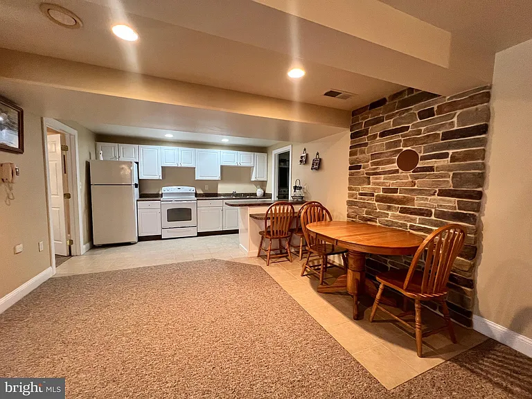 10319 Harmony Rd — Photo 19
