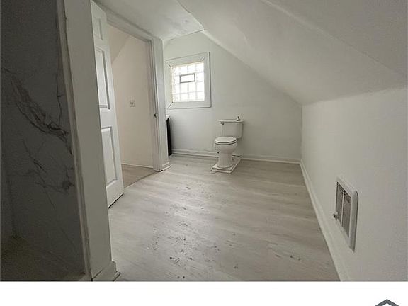 4th image of 11010 Dove Ave