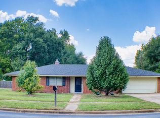 202 Rose Marie Blvd, Hearne, TX 77859