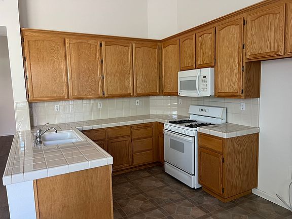 4th image of 1542 Latherton Way
