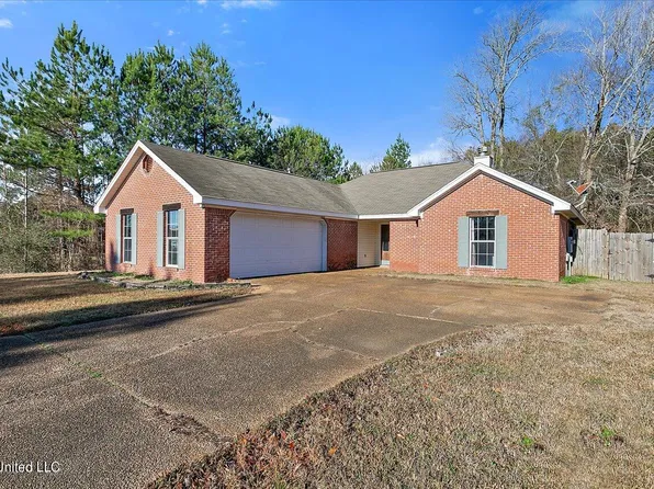 653 Post Oak Pl, Pearl, MS 39208