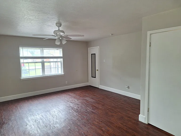 8430 Birchcroft Dr — Photo 14