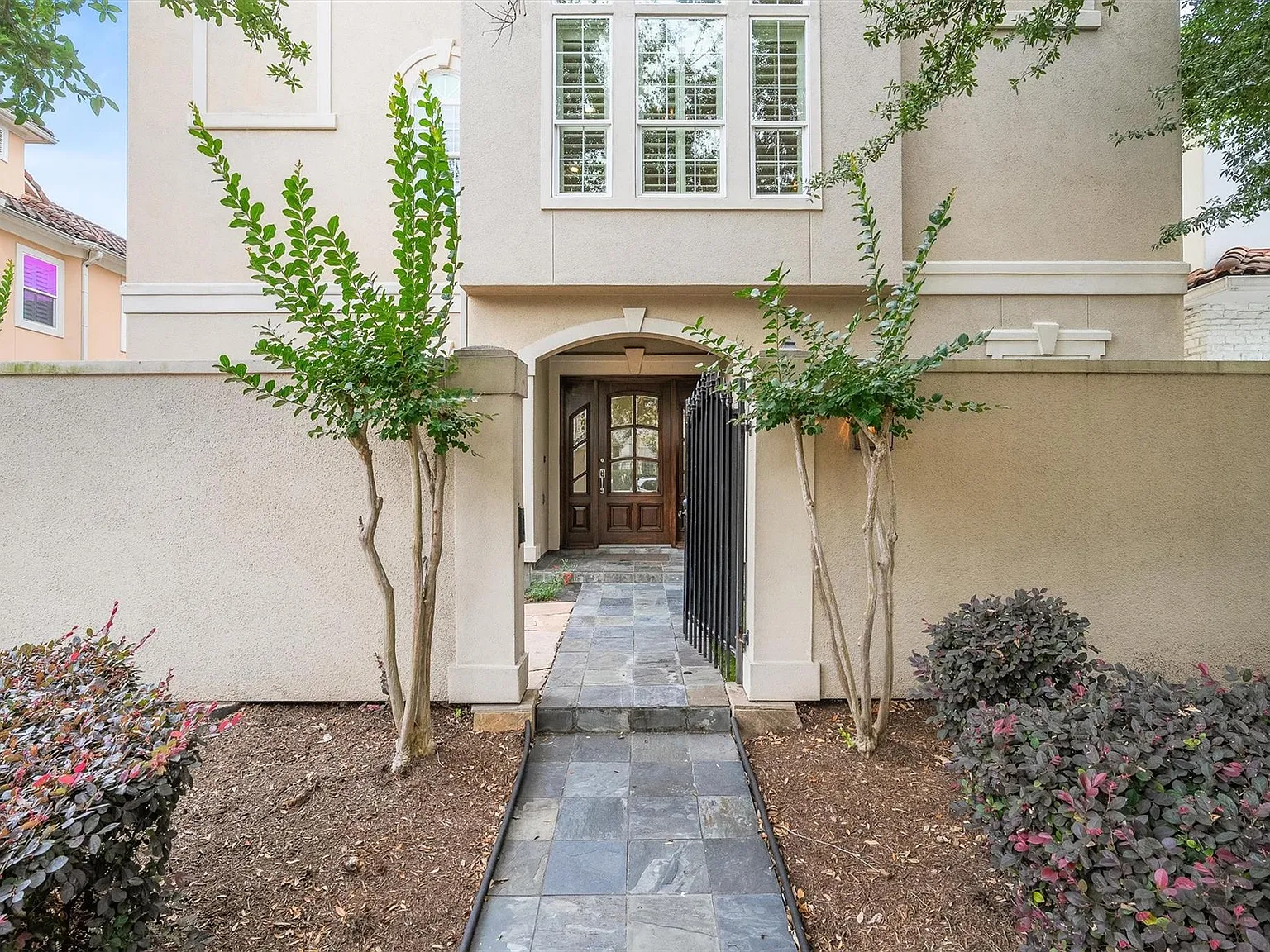 3 bed, 2.5 bath, 2834 sqft, $4,500 — Photo 3