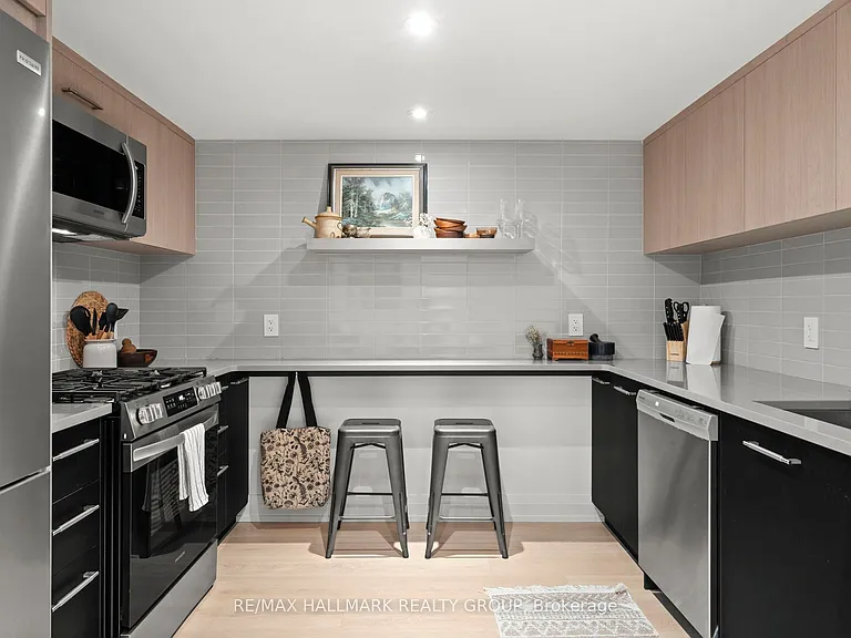 130 Glenora St #2B — Photo 15