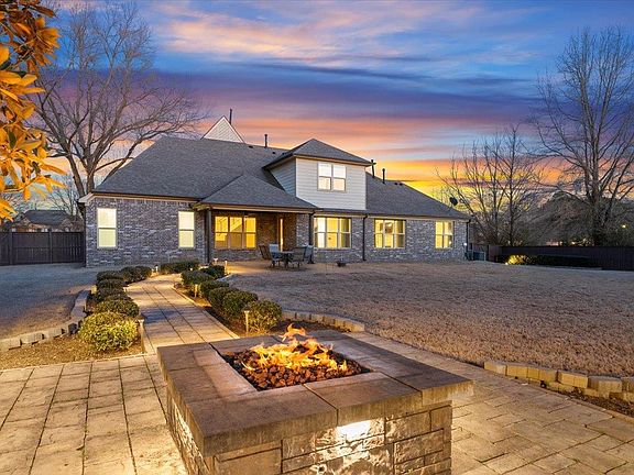 2nd image of 4443 Fleming Rd