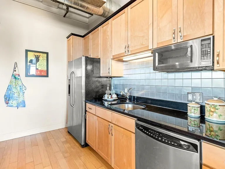 51 Lafayette St #204 — Photo 11