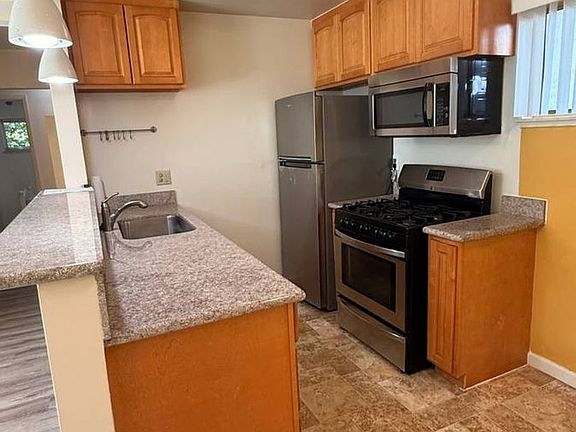 4th image of 2140 Roosevelt Ave APT 101