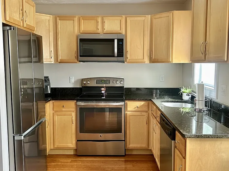 11 Carpenter Ave #A — Photo 9