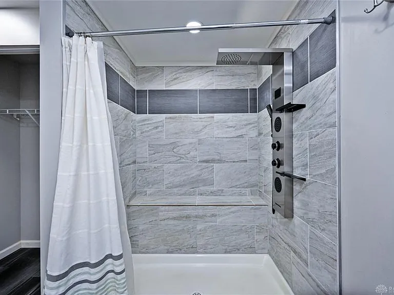 2368 Fauver Ave — Photo 20