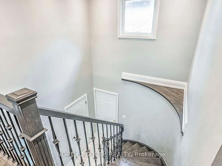 37 Loire Ct #UPPER — Photo 23