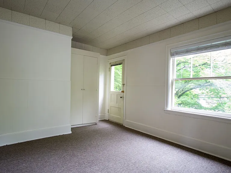 2268 NW Johnson St #6 — Photo 5