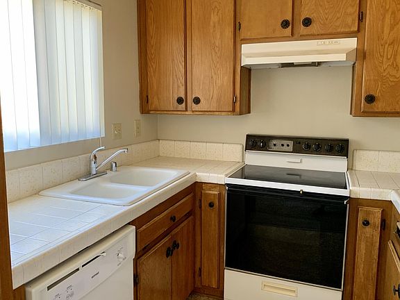 3rd image of 4550 Louisiana St APT 9