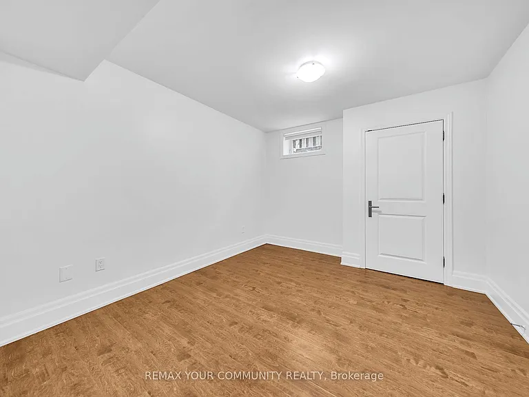 179 Greenfield Ave — Photo 10
