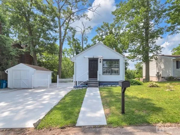 130 Ely Ave, Laurence Harbor, NJ 08879