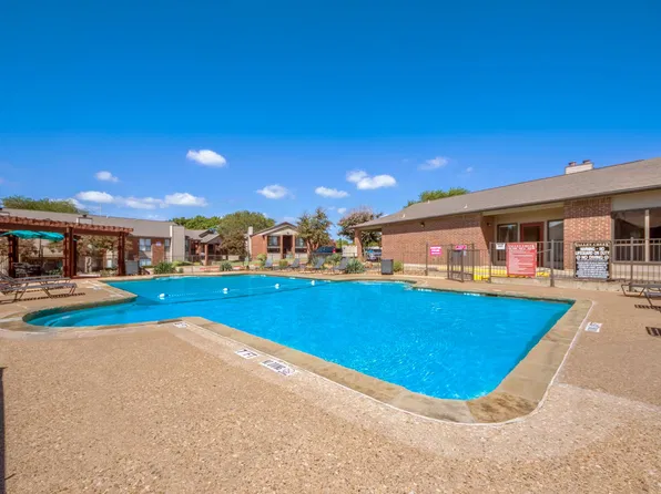 Valley Creek Apartments