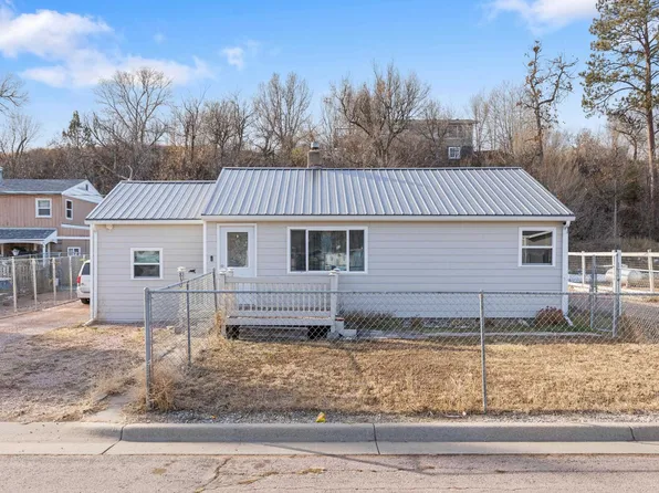 830 S Chicago St, Hot Springs, SD 57747