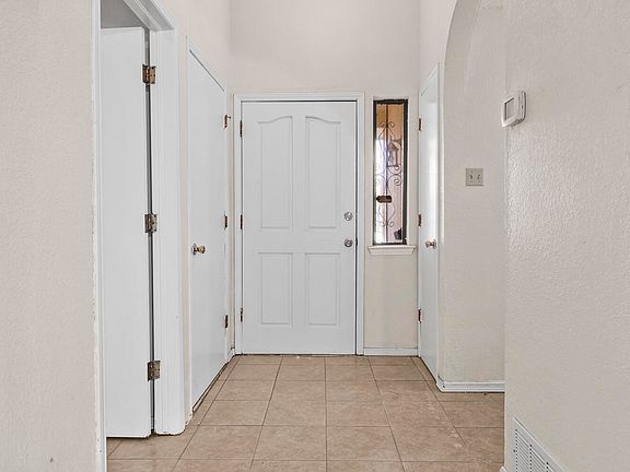 3rd image of 4677 Round Rock Dr