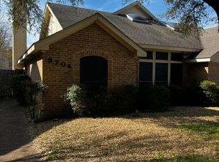 9704 Springtree Ln, Dallas, TX 75243