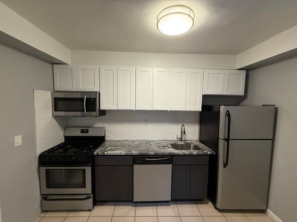 819 Bloomfield Ave APT 1
