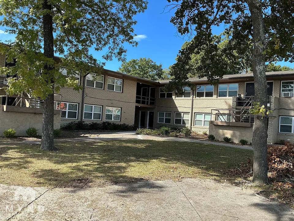 877 Virginia Ave #3