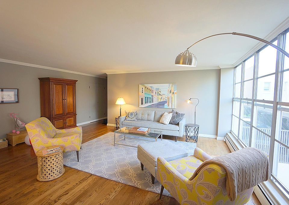 1st image of 2040 Franklin St #601