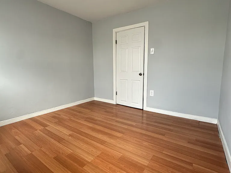 2714 Pratt St — Photo 12