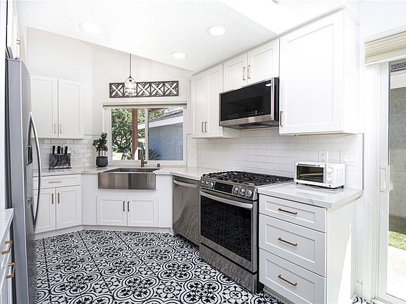 2nd image of 31569 Corte Salinas