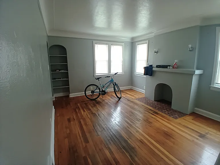 16505B Stansbury St — Photo 3
