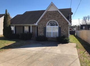 1145 Geneil Ln, La Vergne, TN 37086