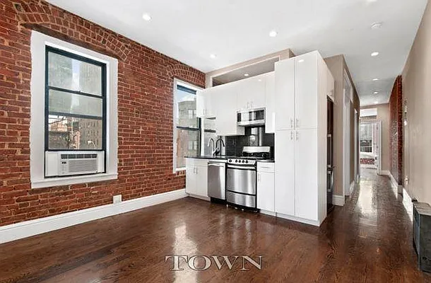 Rented by Town Residential | media 32