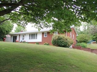137 N Monte Vista Dr, Glade Spring, VA 24340