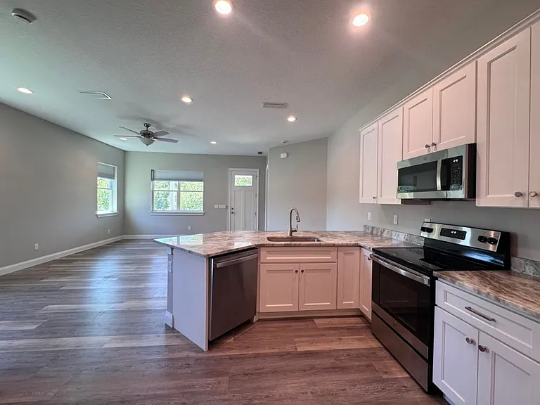 356 Seminole Dr — Photo 12