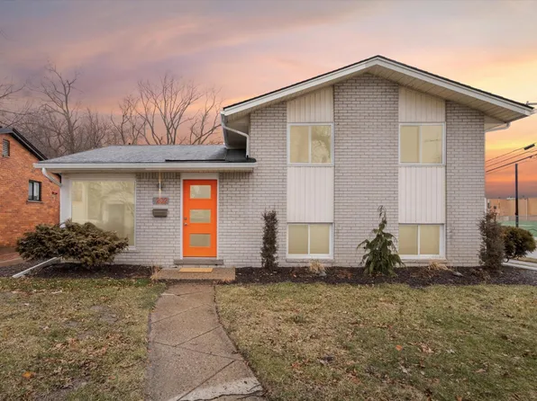 202 Broadacre Ave, Clawson, MI 48017