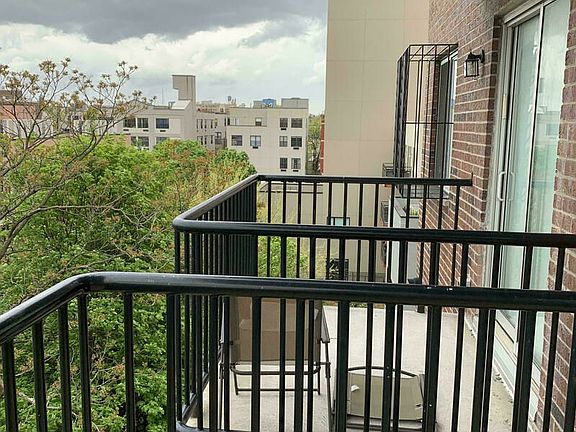 4th image of 211 Spencer St #D4