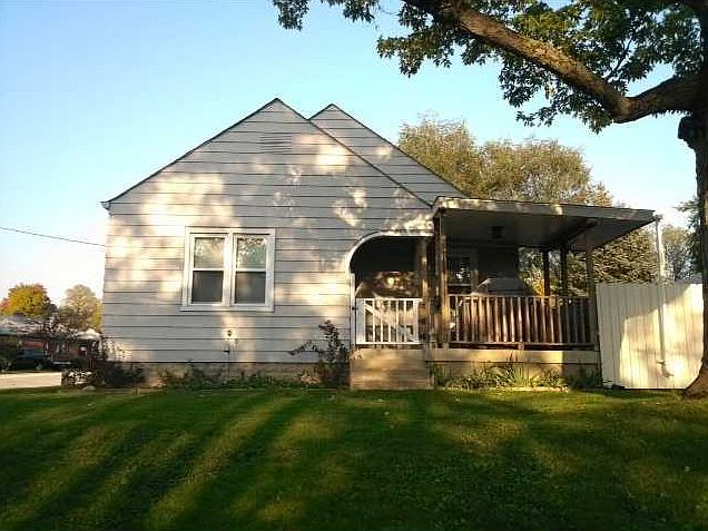 1st image of 285 Pickett St