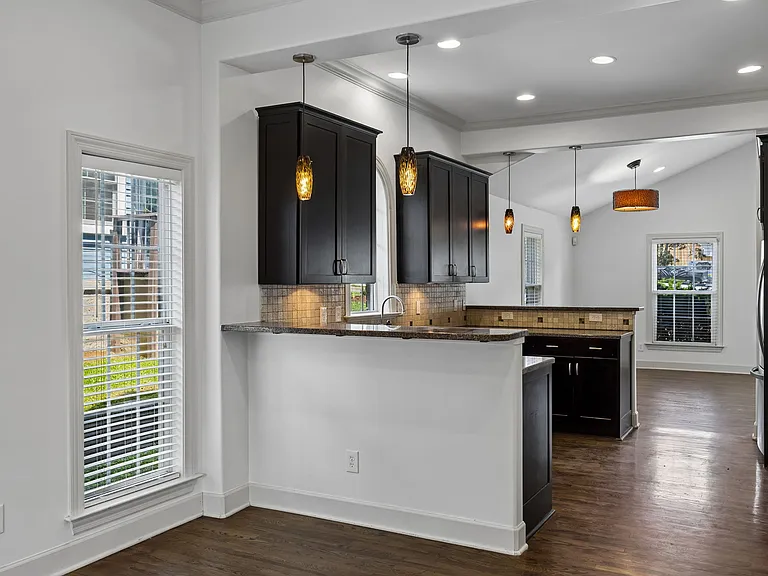 1011 Bate Ave — Photo 11
