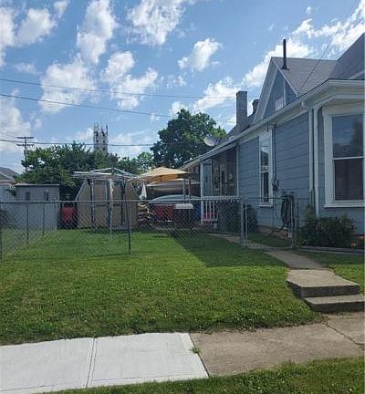 2nd image of 436 S Clay St
